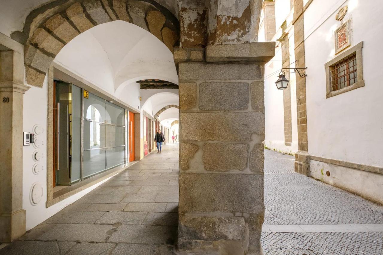 Almoura Giraldo Centro Historico Apartment Evora Exterior photo